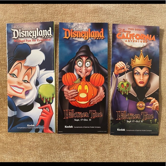 DISNEYLAND Resort 2010 Halloween Time map guides